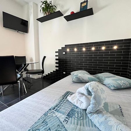 Blaxej, Nel Cuore Di Verona, Moderno Ed Elegante, 4 Posti Letto, Wi-Fi, Self Check In Apartment Exterior photo